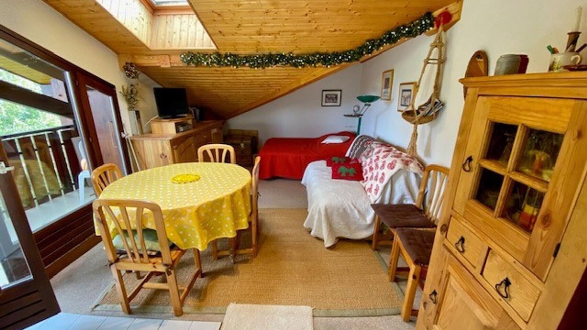 La Clusaz Apartment | Simple duplex with parking in La Clusaz