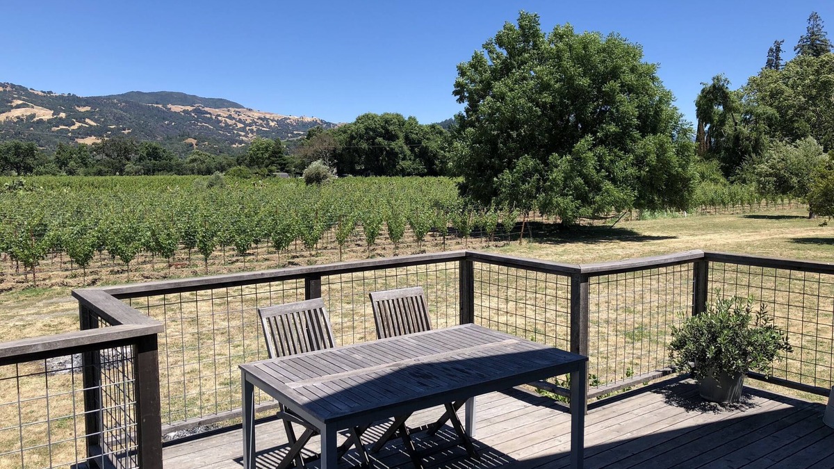 Geyserville Cottage | Simple, Serene Wine Country Retreat In Alexander Valley, Sonoma County