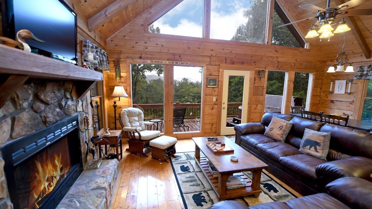 Williamstown House | Simpler Times- Mineral Bluff GA 2br/2ba-Hot Tub- Wifi-Firepit
