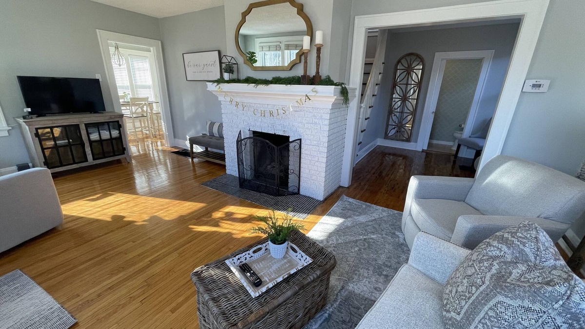 Quincy House | Simply Charming Cottage