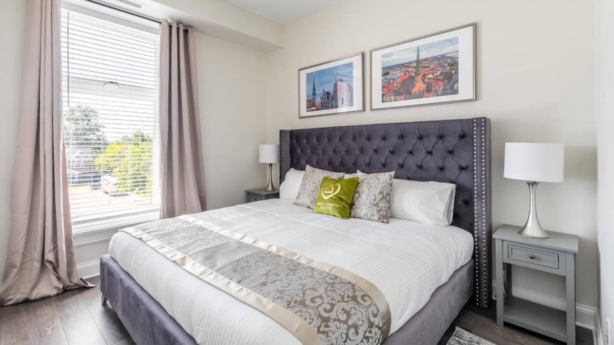 Smiths Falls Apartment | Simply Comfort. Rideau Private Apartment w Kingsize bed. Parking.