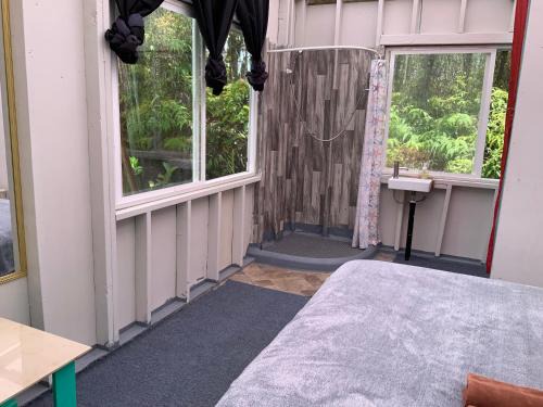 Mountain View House | Simply convenient tropical country studio