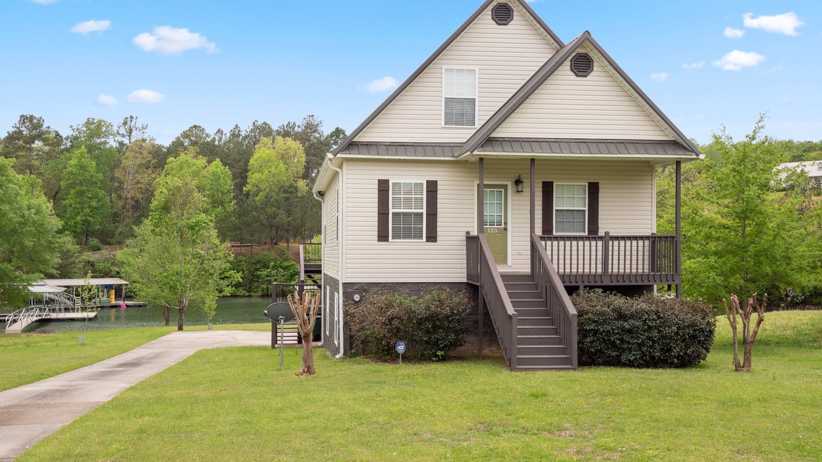 Houston House | Simply Sipsey: 4 BR, 3 BA in Double Springs, Sleeps 12