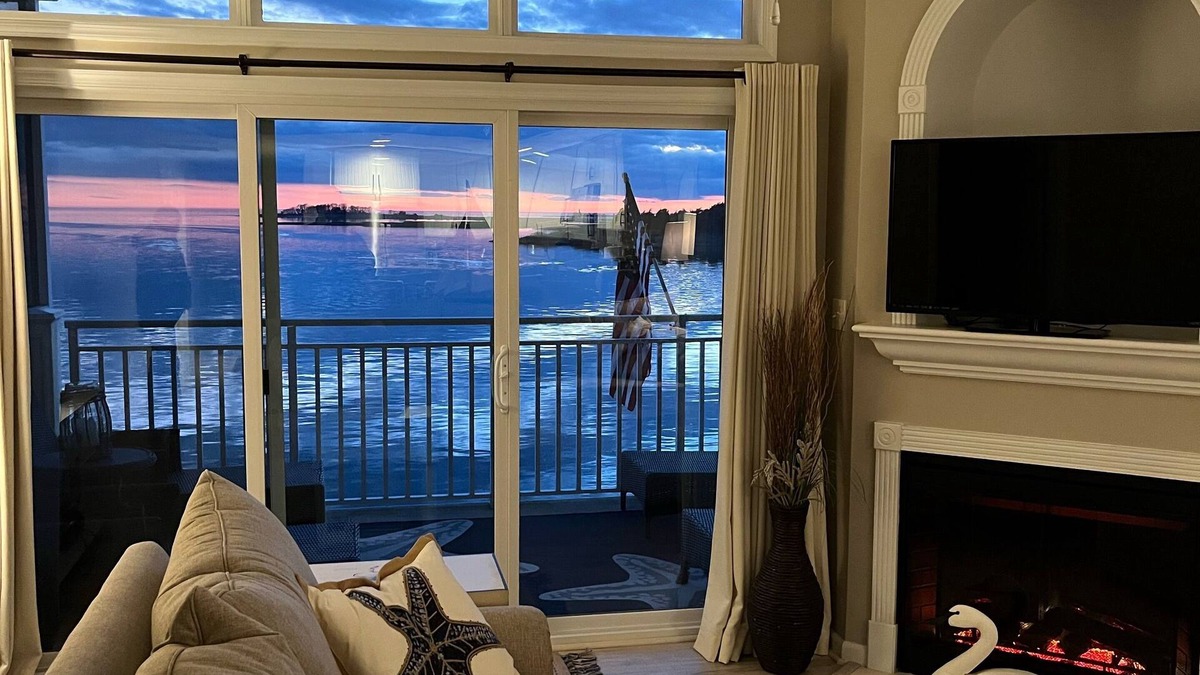 Crisfield Condo | Simply the best.Beautiful condo overlooking the Chesapeake bay.