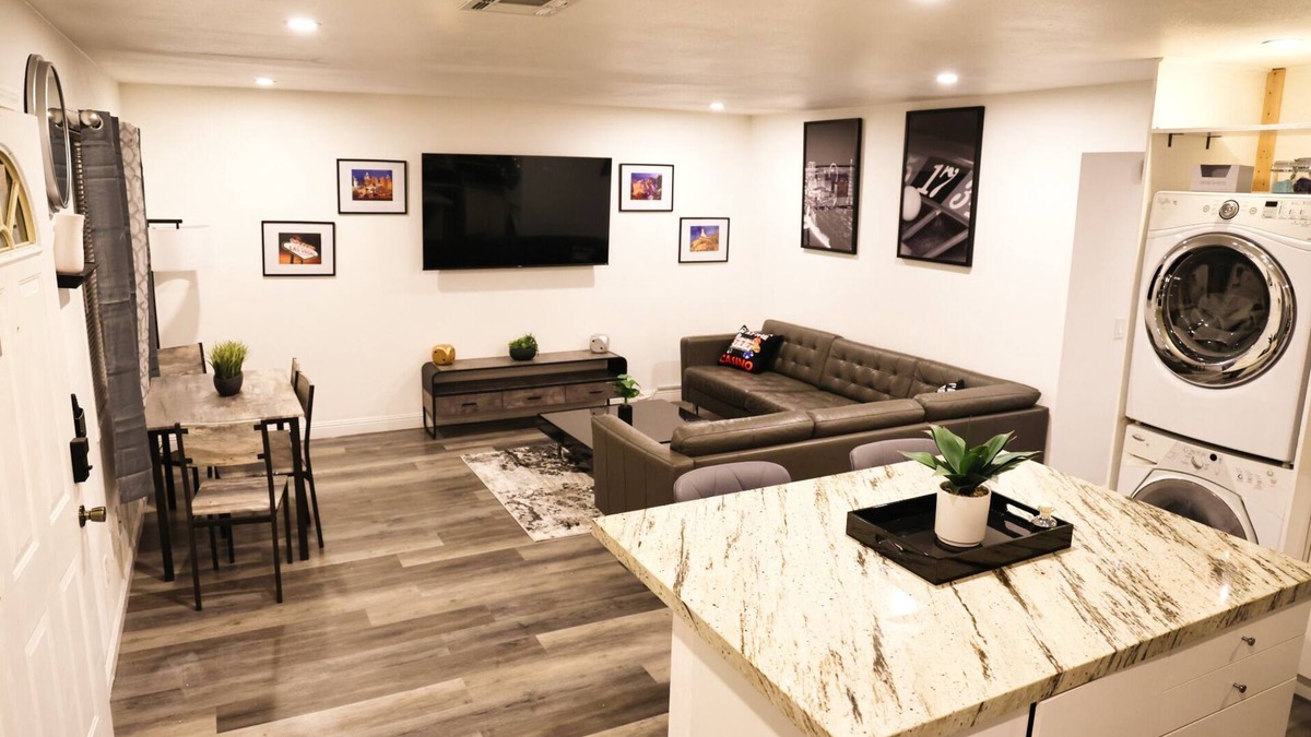 Gateway District Apartment | Sin City Escape