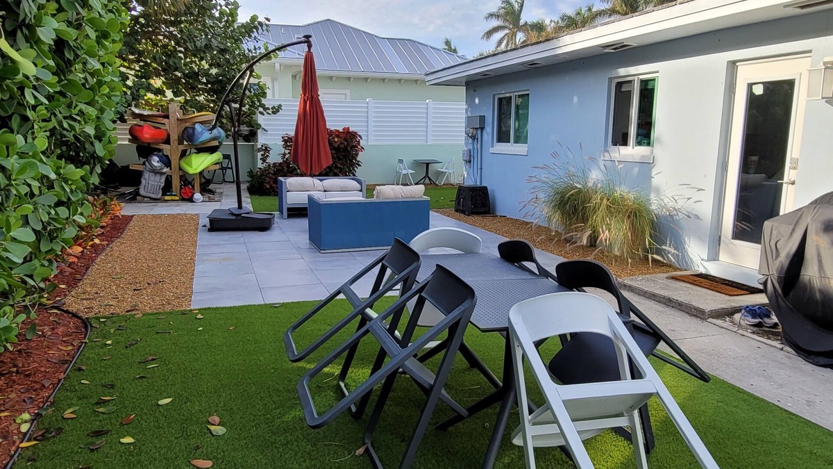 Palm Beach Shores House | Singer Island 2 bedroom w/free parking- no stairs (South unit)