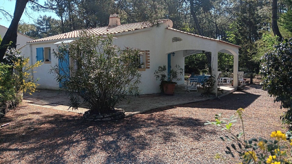 La Faute-sur-Mer House | Single-story house for 4, near beach and forest
