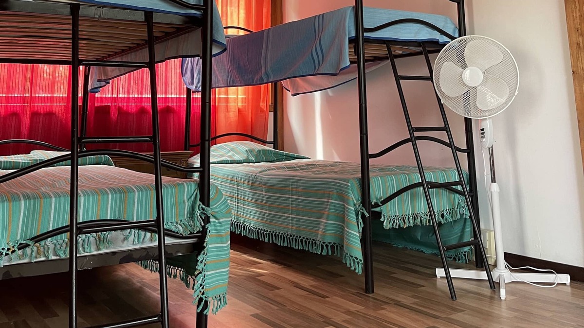 Barete House | Single Bed in a cozy cabin located in the mist of beautiful mountains