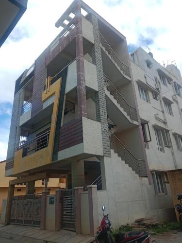 Khattalwada House | Single Bedroom Full independent house walkable distance to Dasarahalli Metro