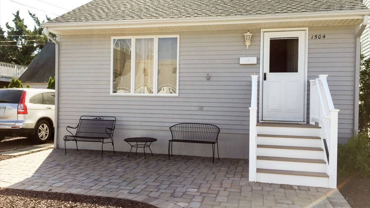 Surf City House | Single family Beach House Close to Kiddie Beach & Ocean