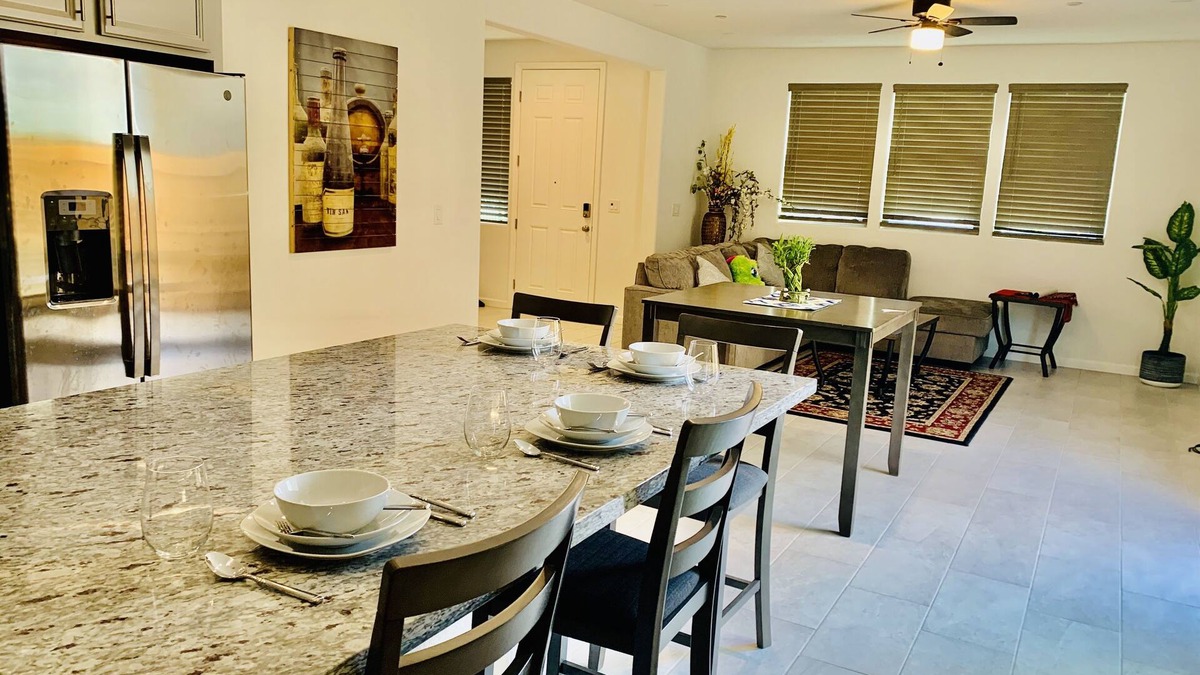 North Natomas House | Single family home 3 beds, 2.5 baths, close to everything for 31 nights or more