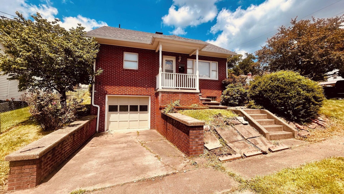 Clarksburg House | Single Family Home - Comfortable Two Bedroom -in Clarksburg