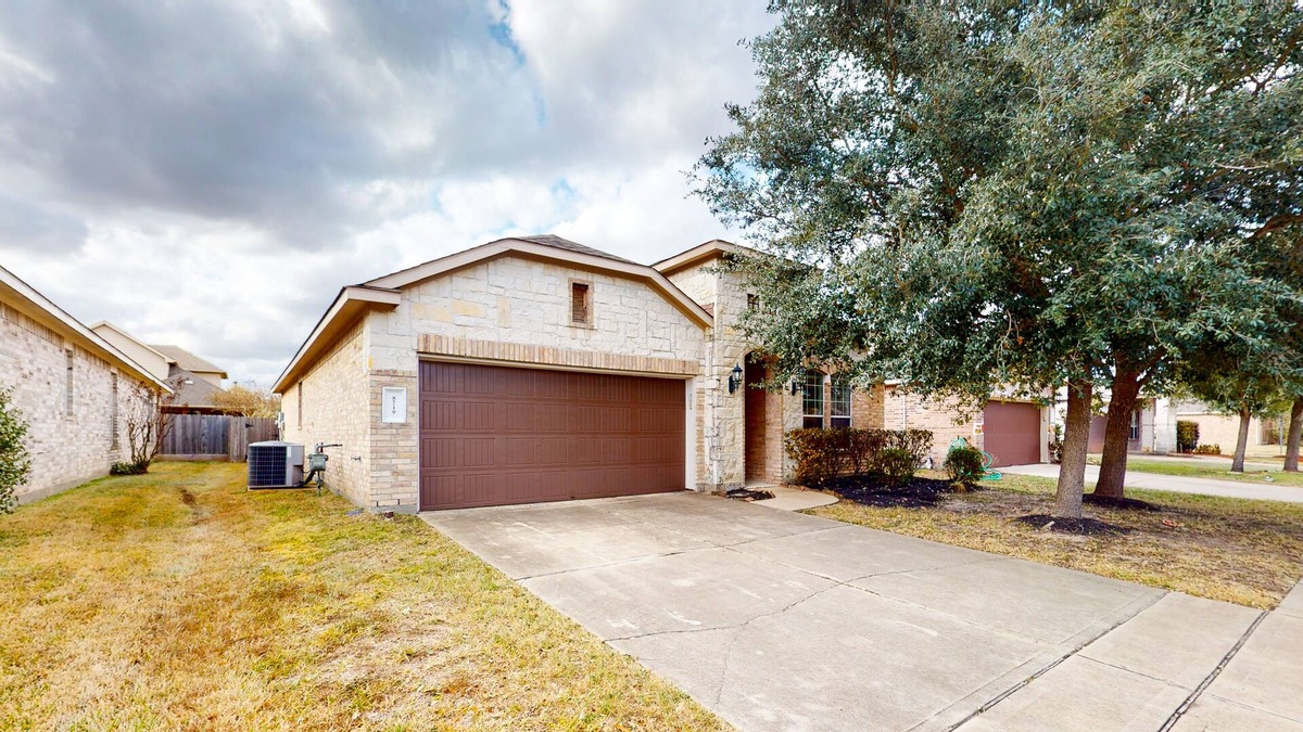 Cypress House | Single-family home with fenced yard, AC, & washer/dryer - close to everything