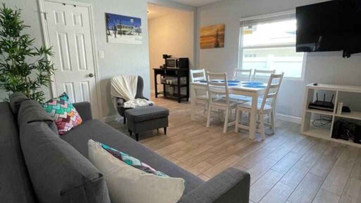 United Central House | Single Family House portion in St Petersburg FL Unit B