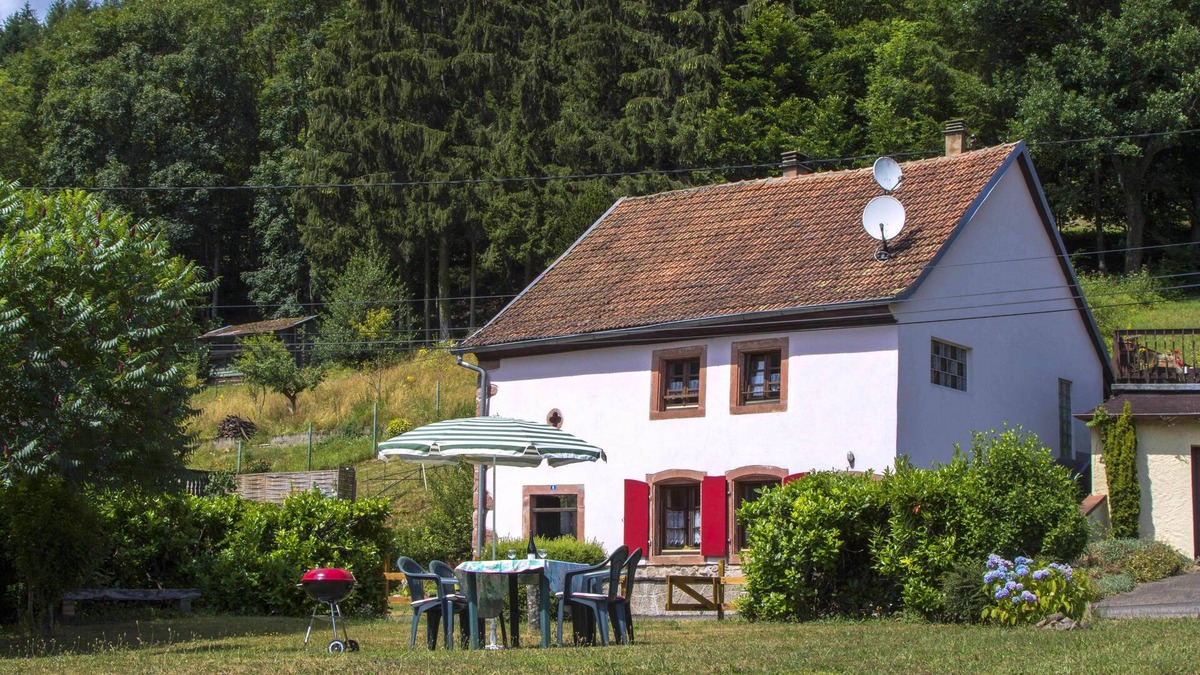 Grandfontaine House | Single-family house in the mountains, temperate in summer, 15 ares of land
