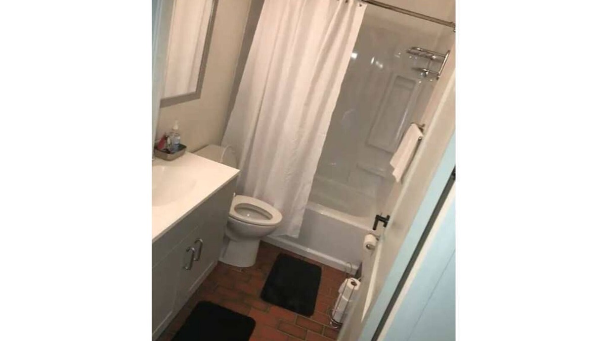 Barberton House | Single Family Residence Inn