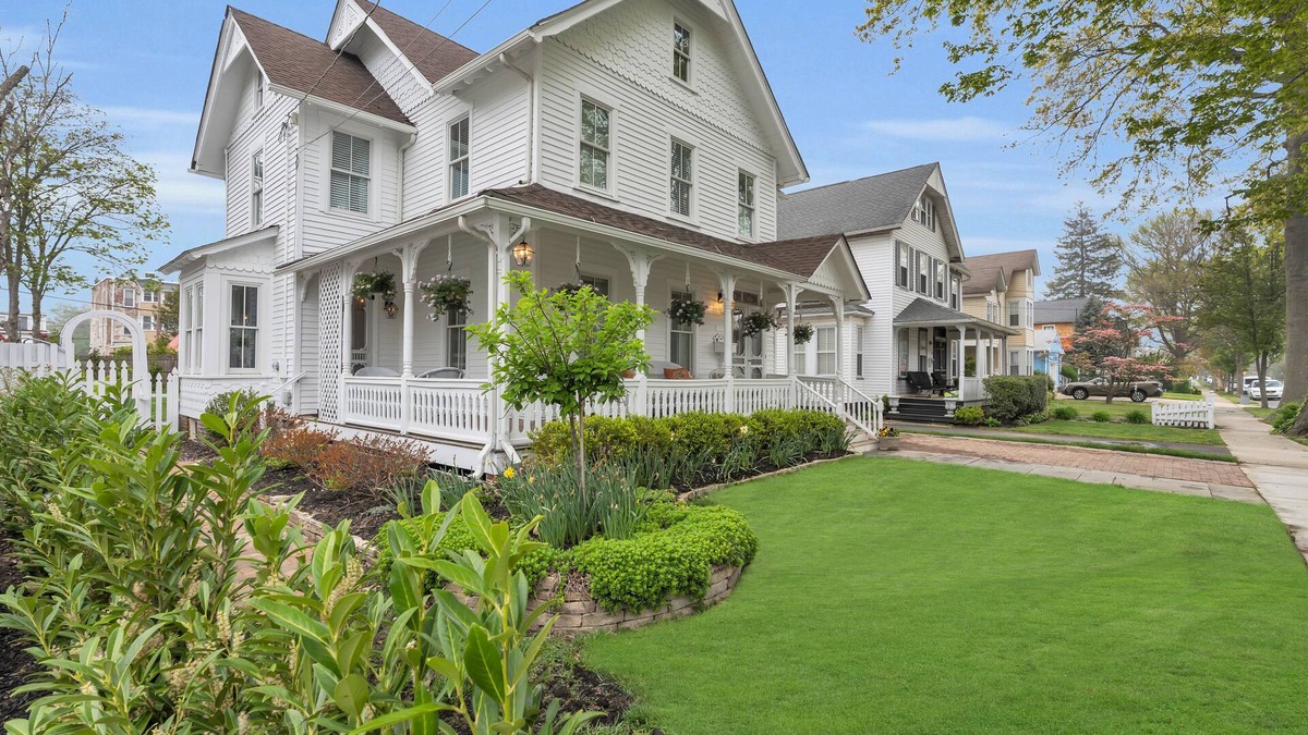 Manasquan House | Single Family Shore Home Located in the Heart of Downtown Manasquan