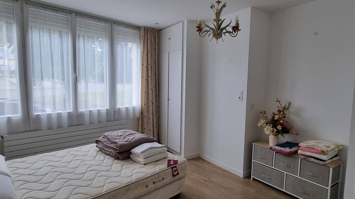 Saint-Genis-de-Saintonge Apartment | Single-storey apartment facing a green area, very well equipped