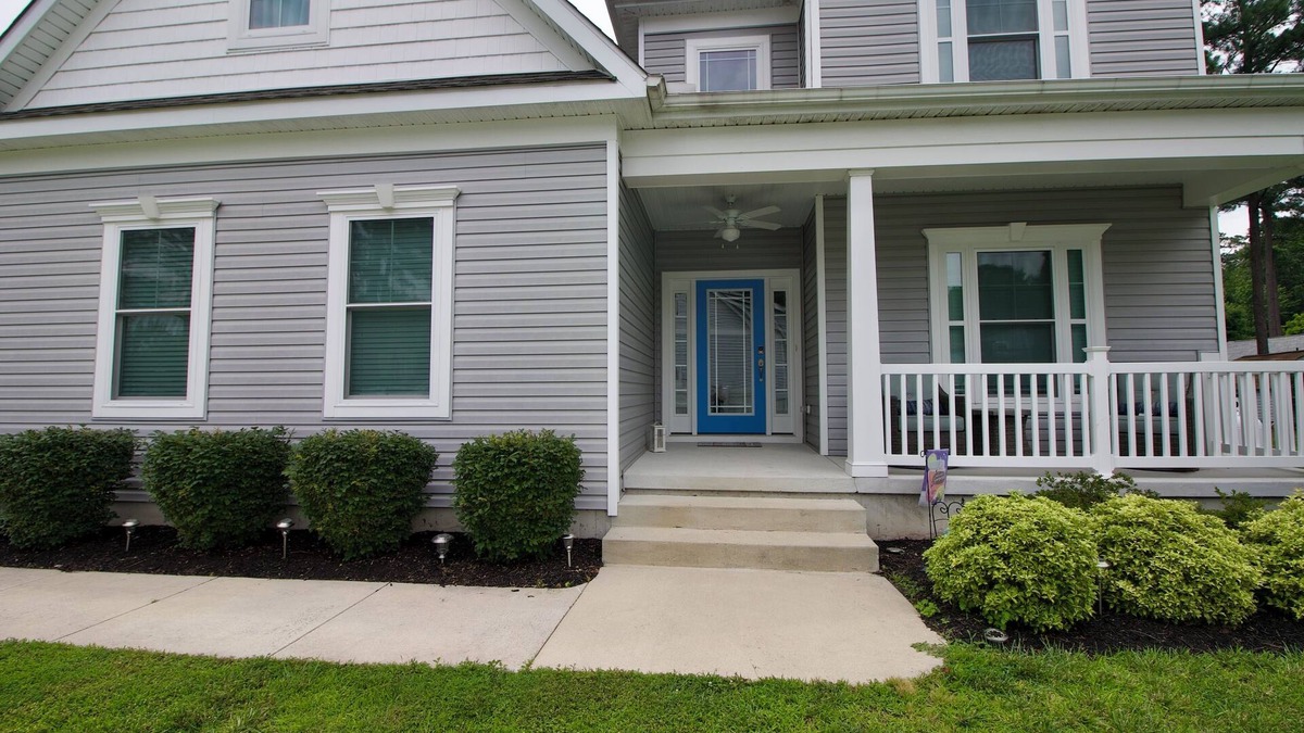 Millville House | Single home quiet neighborhood close to beach.