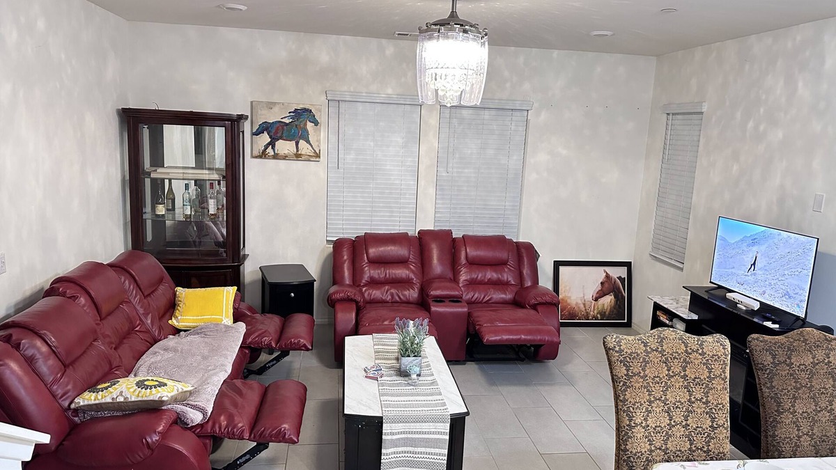 Chino House | Single House! One Bedroom Downstairs!Near Ontario! Pet Friendly! 500 Mbps WiFi !