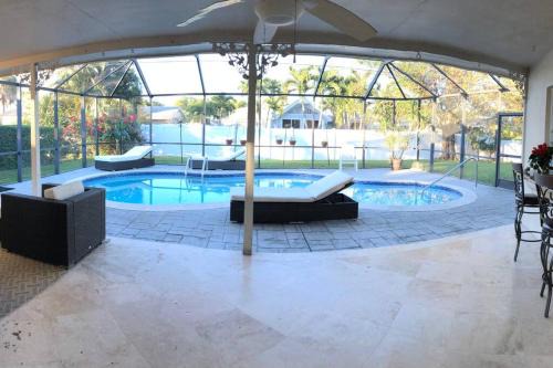 Willoughby Acres House | Single house with a heated pool in North Naples