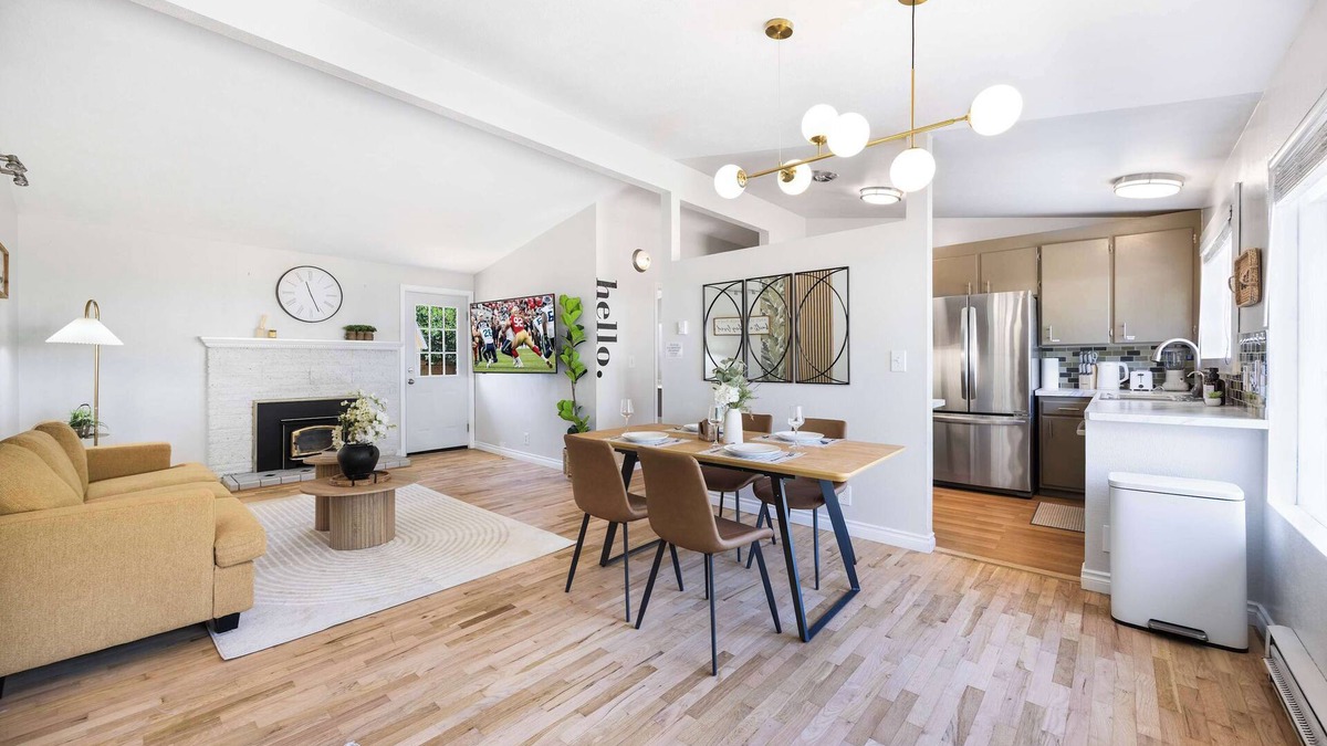 Shoreline House | Single-Level 2BR Retreat w/Hot Tub & Office