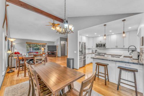 Ridgewood House | Single Level Carnelian Bay Gem Near Skiing & Beach
