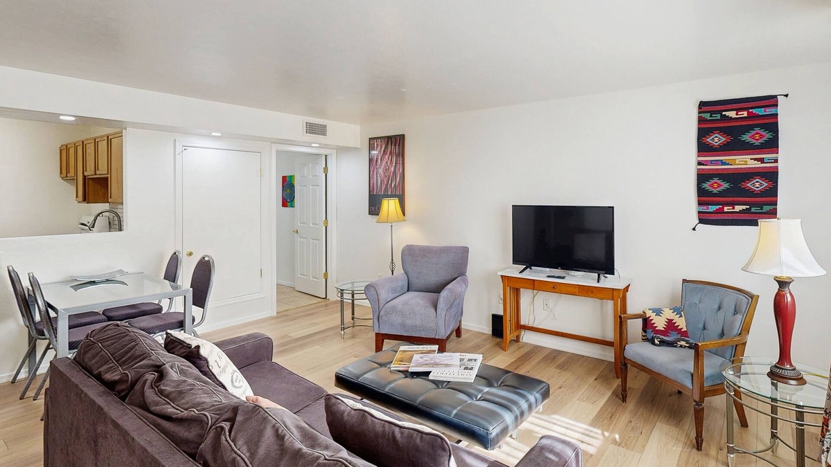Menlo Park Condo | Single-level Condo with community pool/hot tub/clubhouse, in central location