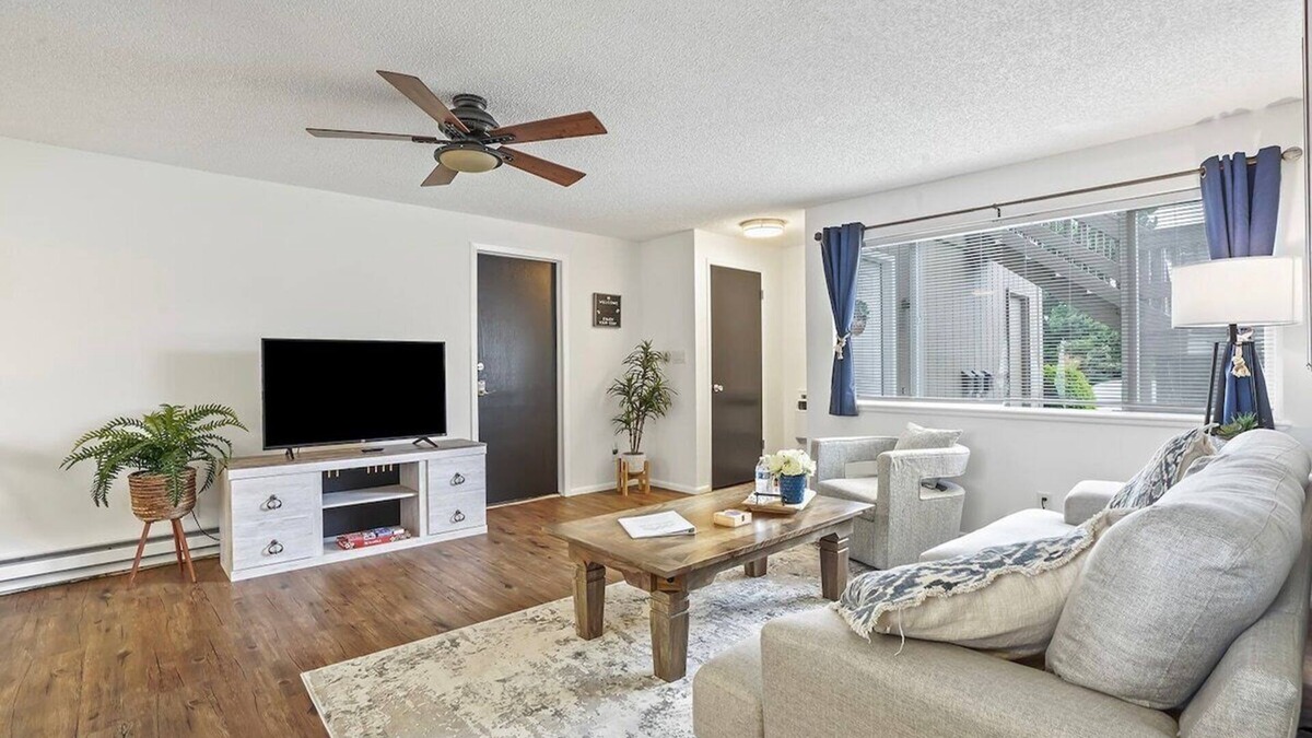 Maple Grove - Franklin Apartment | Single Level Homestay - Prime Location