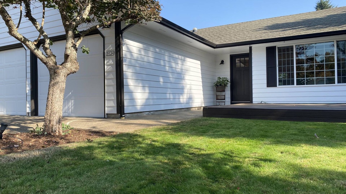 Sunnyslope House | Single Level, Modern, and Clean 3 Bedroom 2 Bath Park Like Property