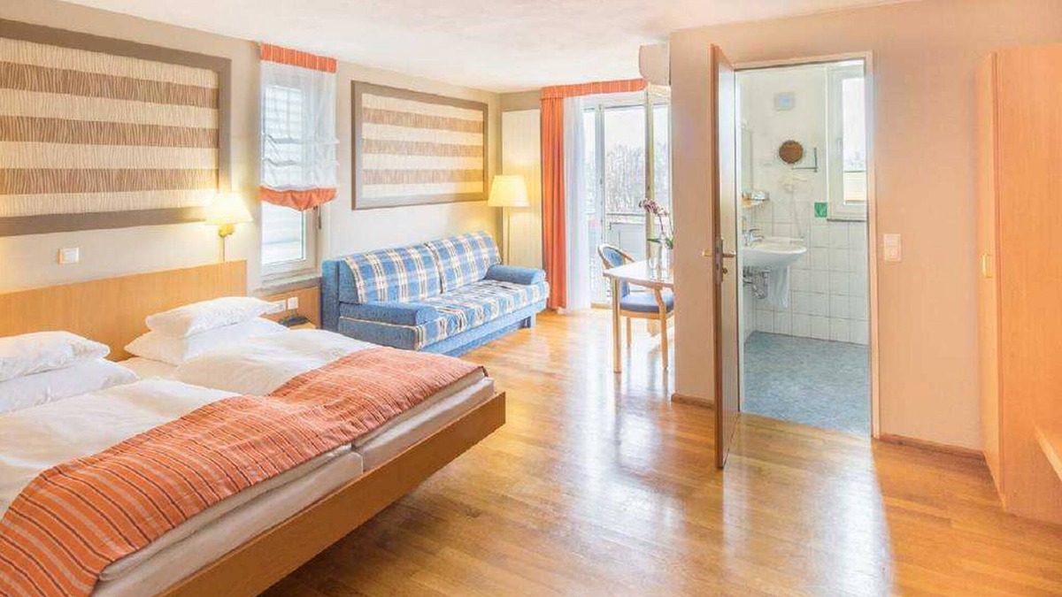 Zahringen Hotel | Single room with toilet and shower - Hotel Classic