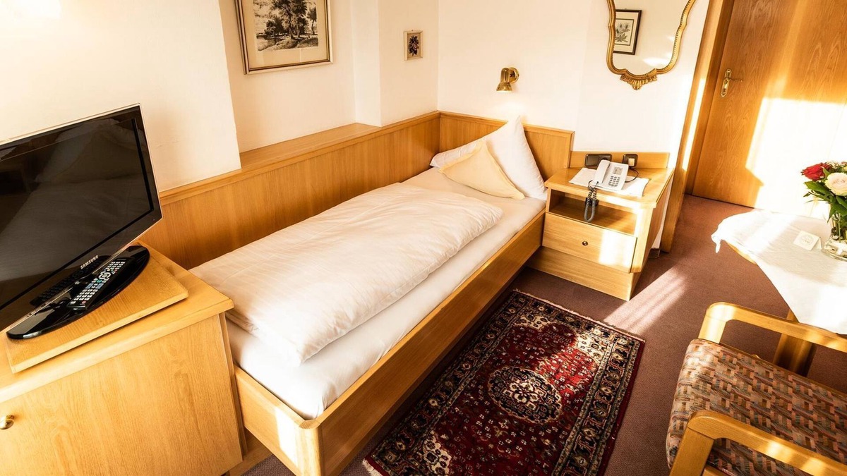 Seefeld in Tirol House | Single Room Comfort D - Short Stay - Hotel Helga