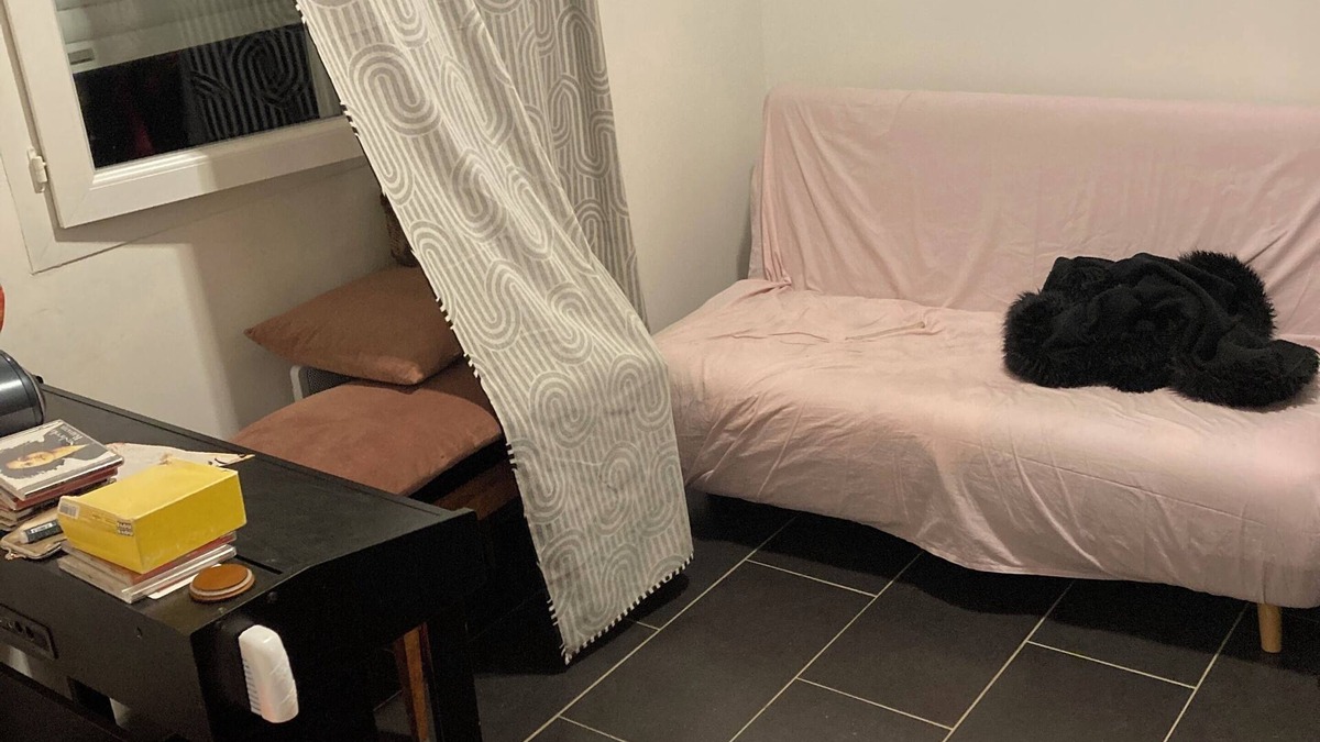 Castelmoron-sur-Lot Bed & Breakfast | Single-storey guest room with garden and shed double-glazed auto shutters