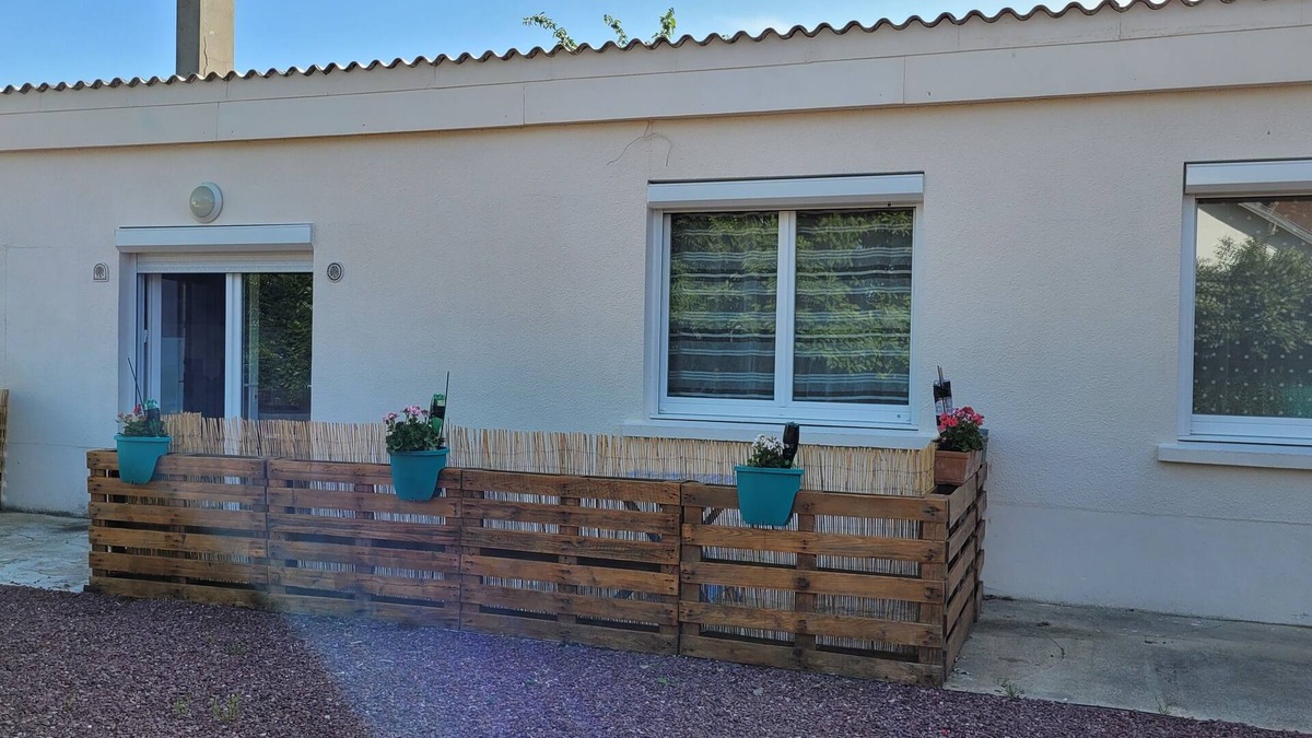 Saint-Fromond Apartment | SINGLE-STOREY APARTMENT WITH TERRACE