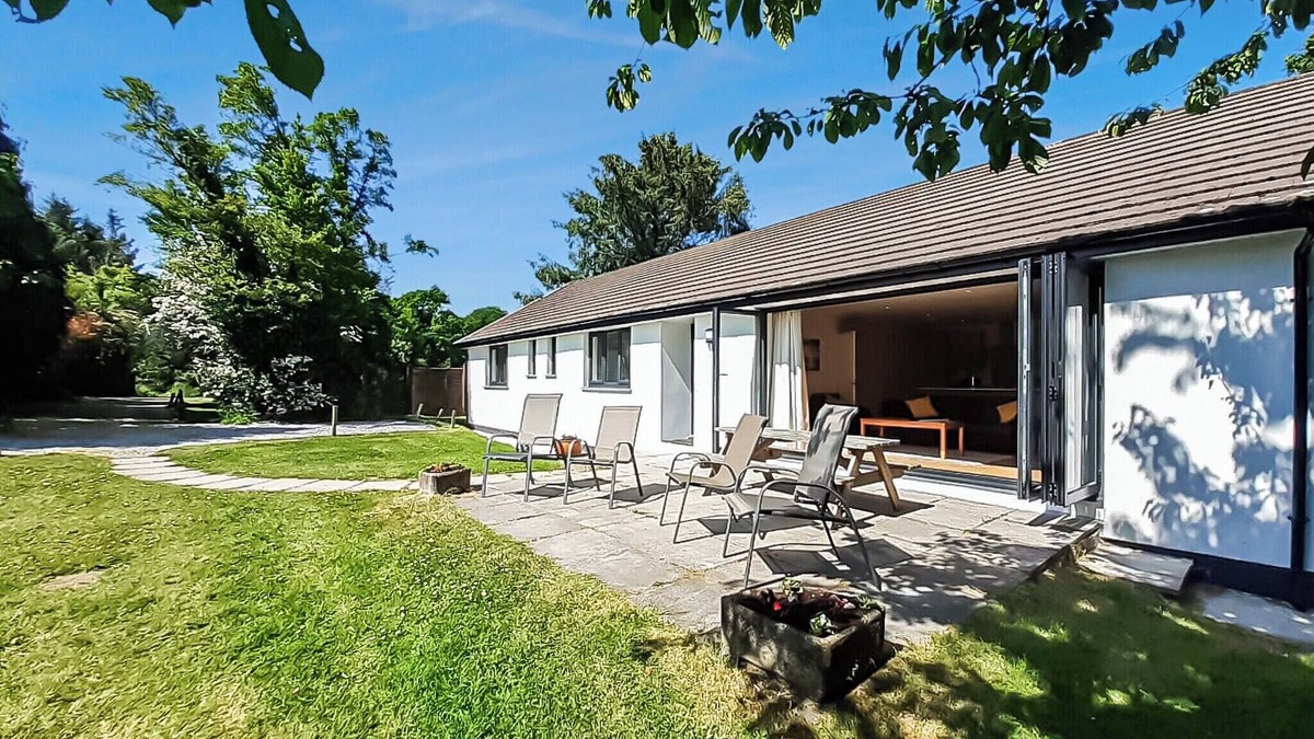 Brazzacott Cottage | Single storey cottage in its own secluded setting away from the lodges.