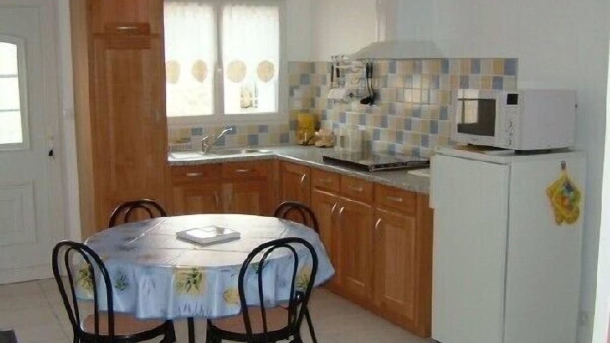 L'Eguille Apartment | Single storey house in the village of L'Eguille sur Seudre