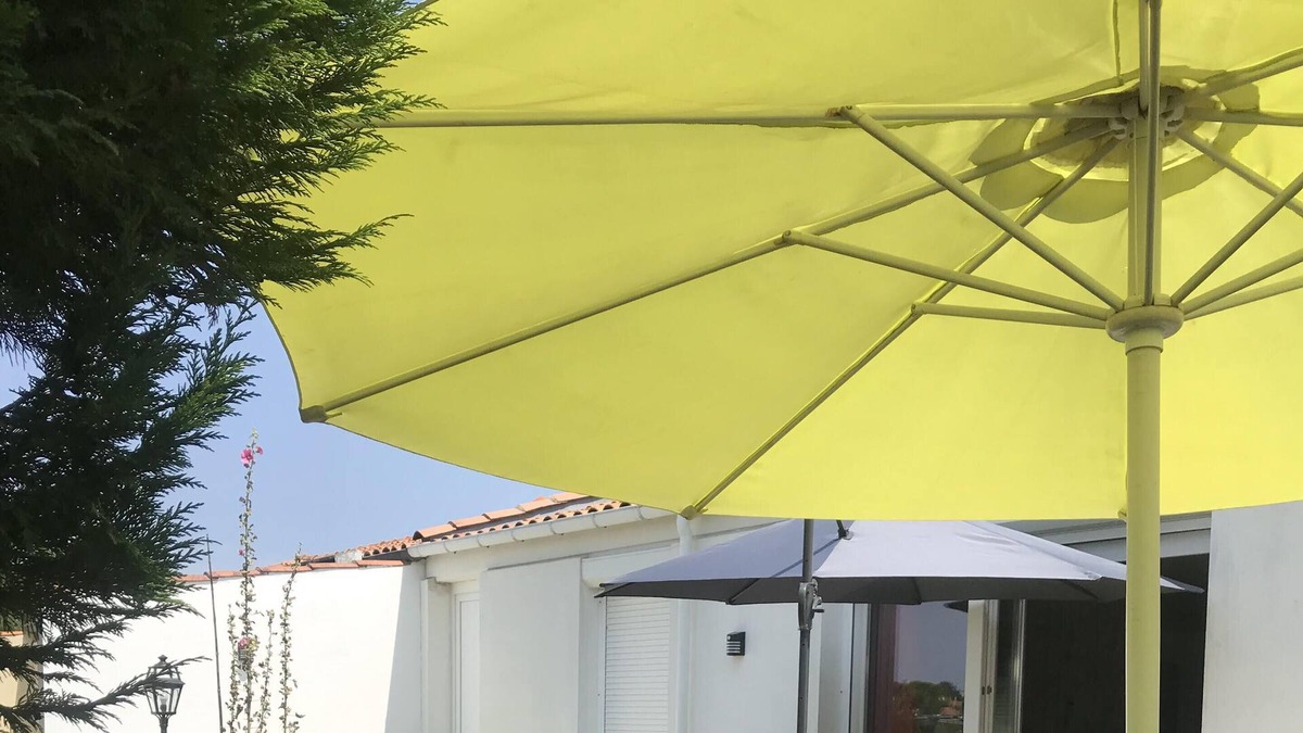 Saintes House | Single Storey House, Residential Area in Saintes