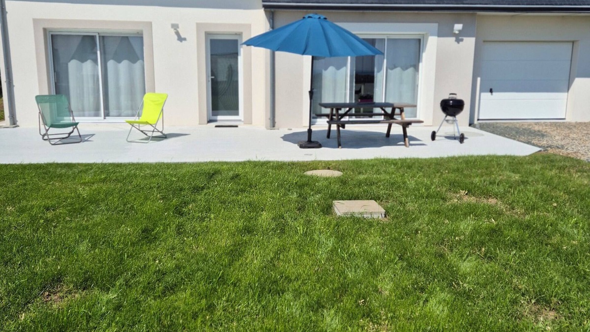 Poulgoazec House | Single storey house , sea view, 7 minutes walk from Kersiny beach