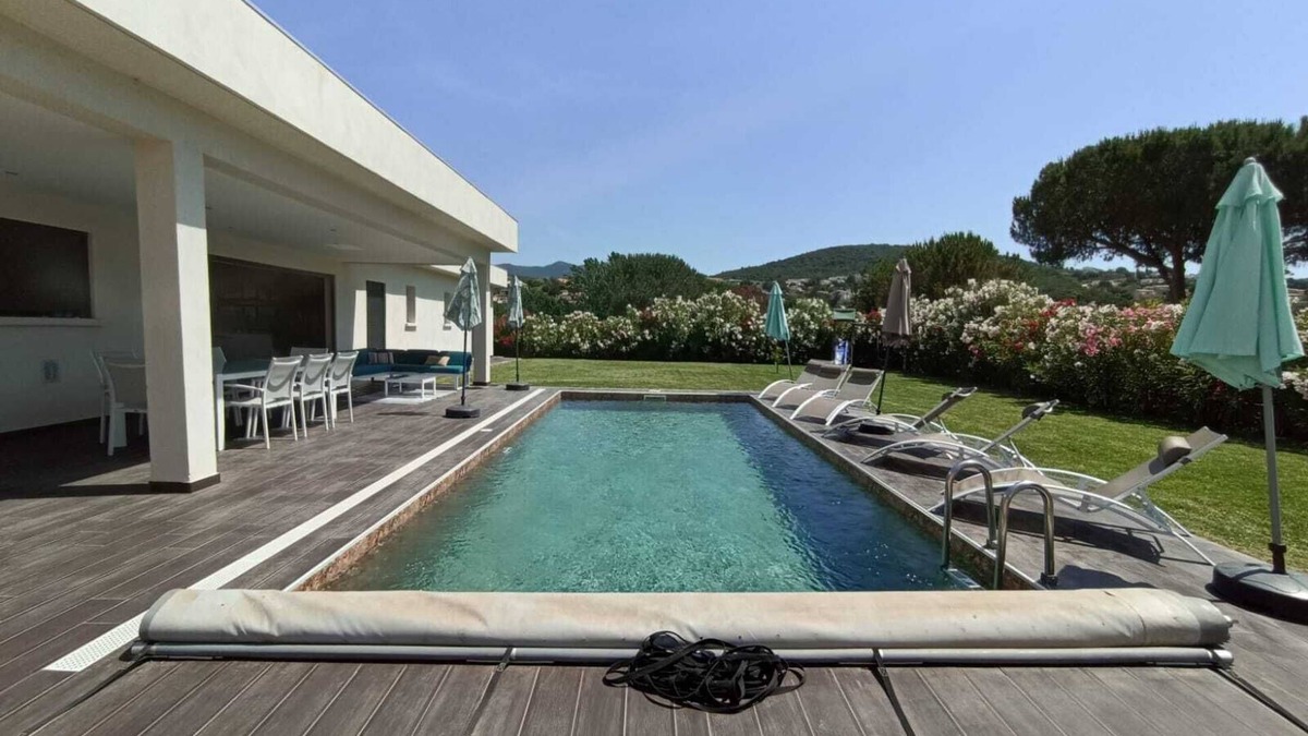 Molini House | SINGLE-STOREY VILLA PRIVATE GARDEN HEATED POOL WALKING DISTANCE TO SEA