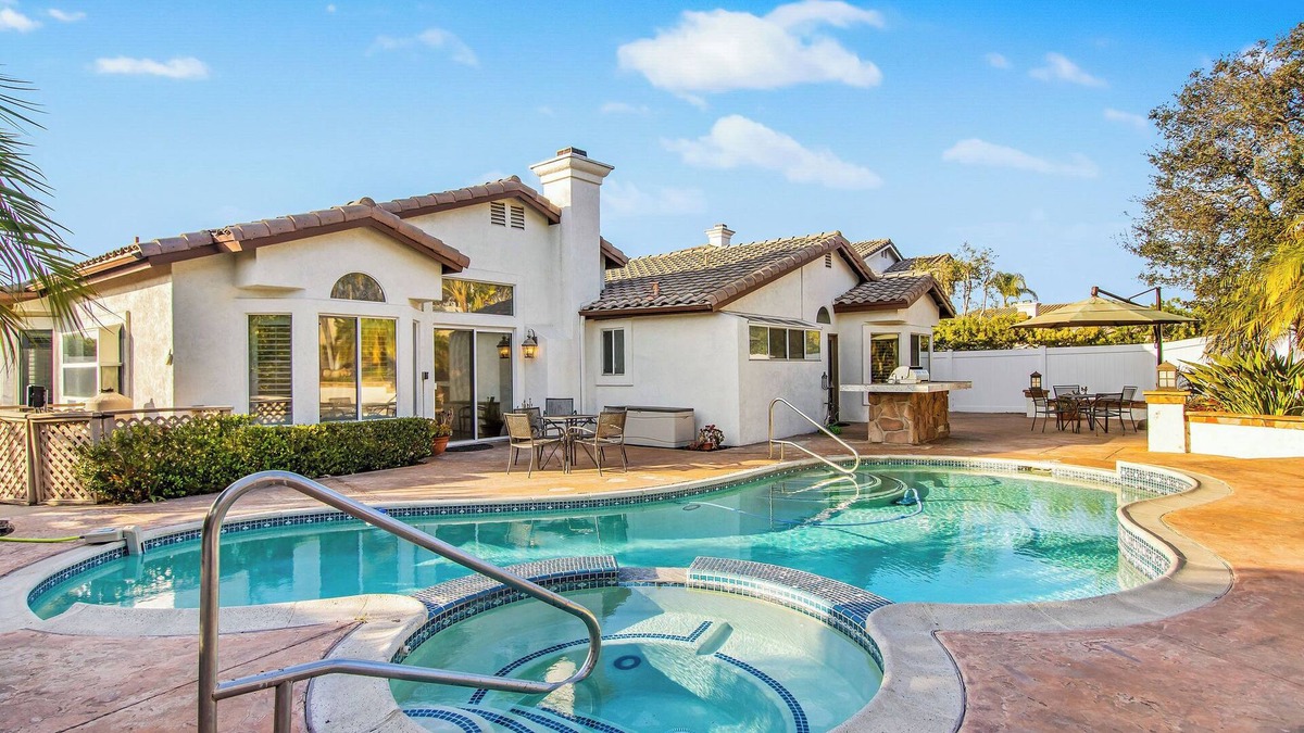 Ivey Ranch - Rancho Del Oro House | Single Story Home with pool/spa and just 10 minutes to the Beach!