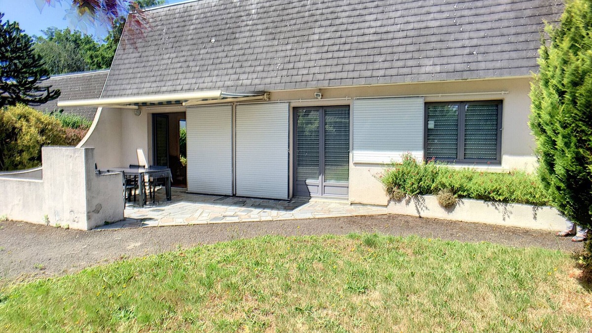 Jullouville-les-Pins House | Single-story house with garden, 200m from the beach, near shops