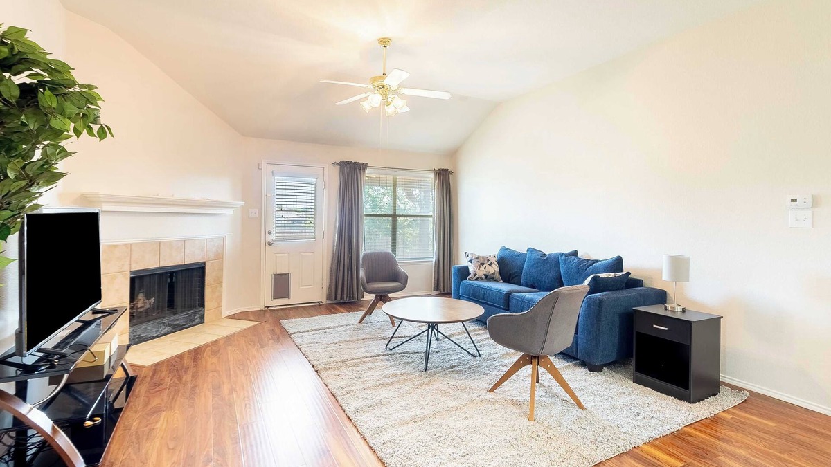 Denton House | Single Story｜Pet-friendly｜Prime Location｜Near Parks, Lakes, and Trails #41174
