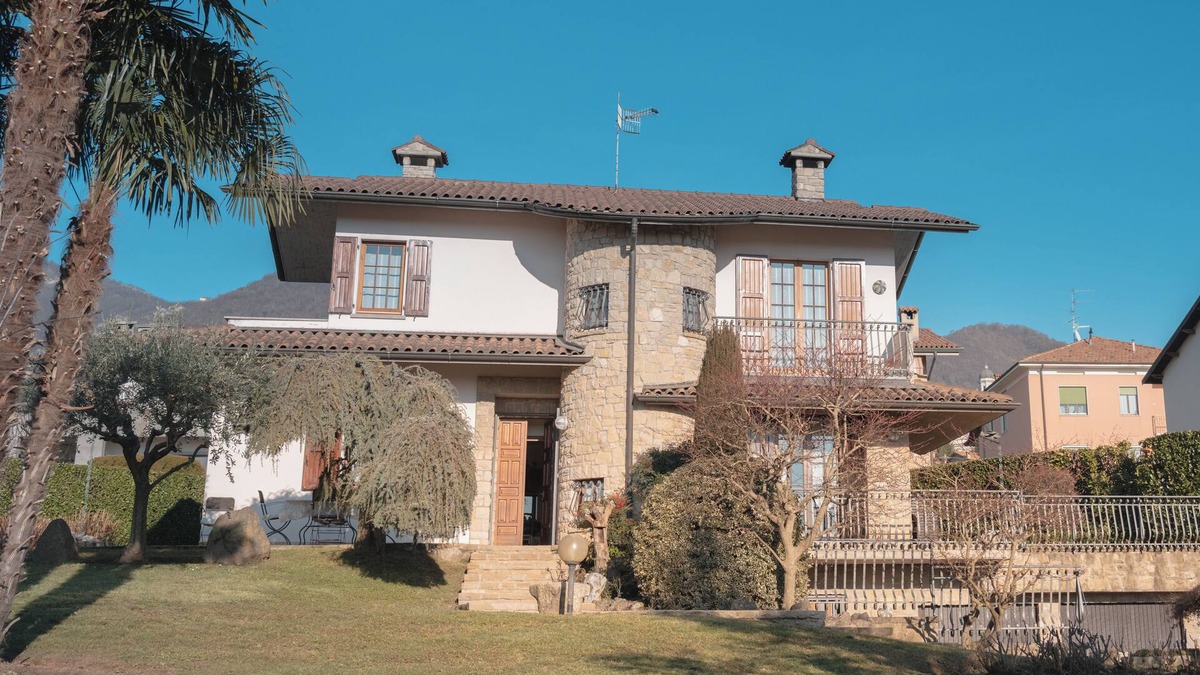 Sorisole Villa | Single villa with large park, in nature, close to Bergamo