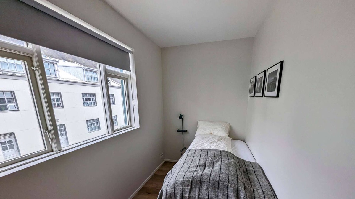 Isafjordur House | Single with Private Bathroom @ The Ísafjörður inn