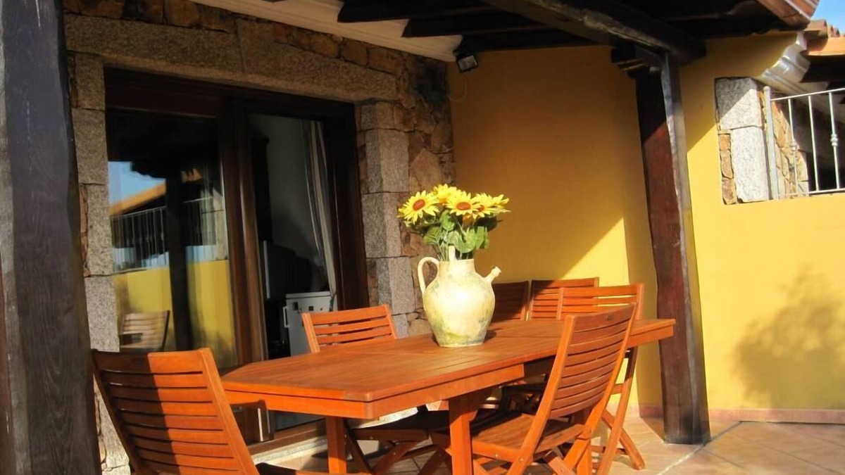Iscra e Voes House | Siniscola - Sa Petra Ruja. Small villa with garden a stone's throw from the sea.