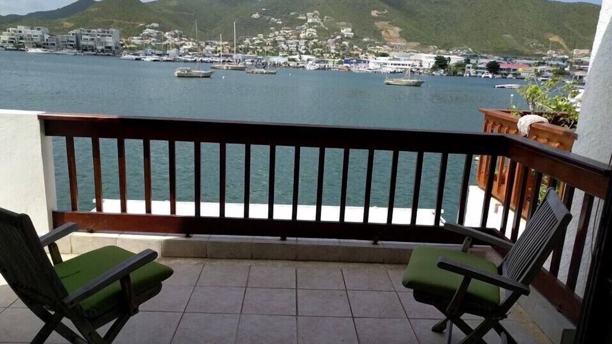 Maho Apartment | Sint maarten 2 bedroom simpson bay yatch club