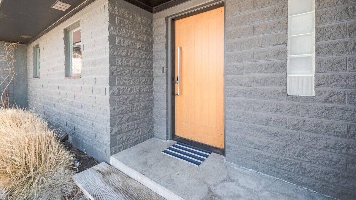 Walla Walla East House | Sip-N-Stay on Sturm- Hot tub and Dog Friendly!
