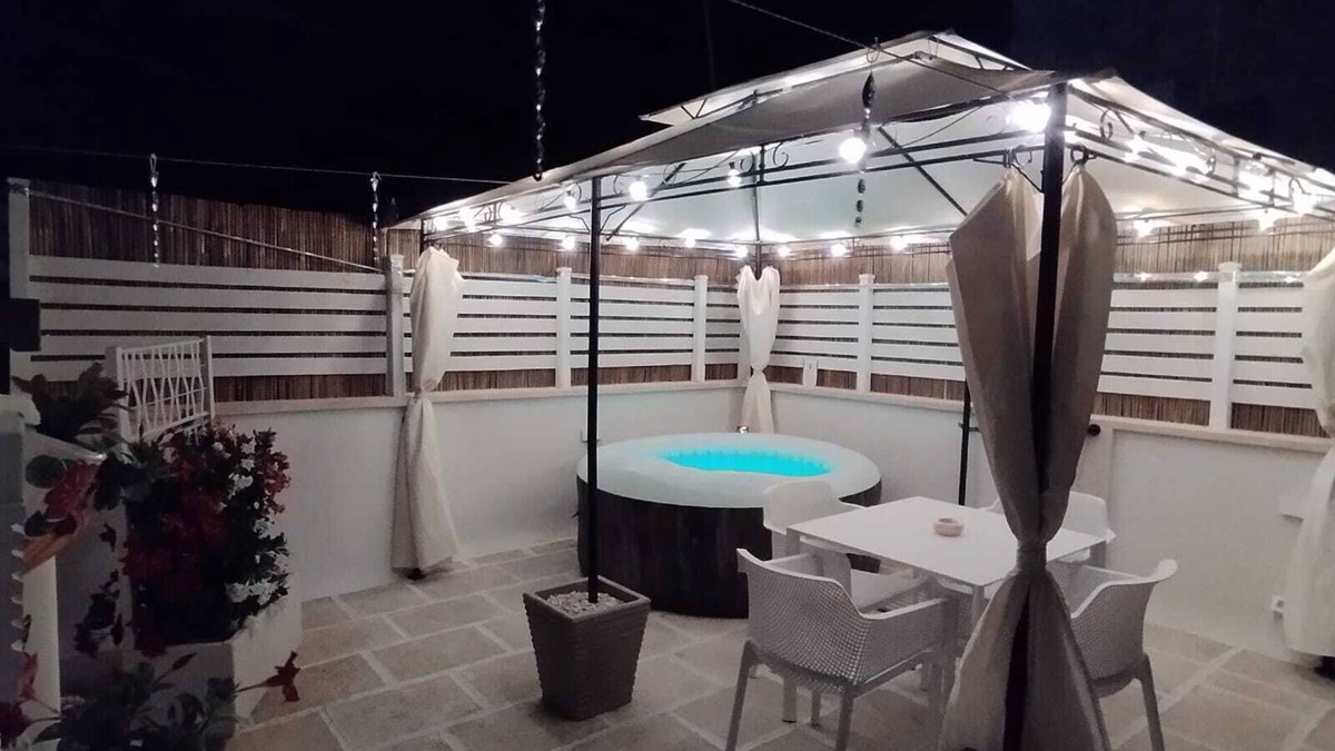 Oria Historic Centre House | Siramà Suite Deluxe, Luxury Suite with Jacuzzi and Turkish Bath in the room
