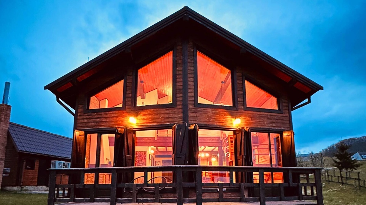 Sirnea Ski Chalet | Sirnea Chalet, Spectacular Cabin in Piatra Craiului National Park