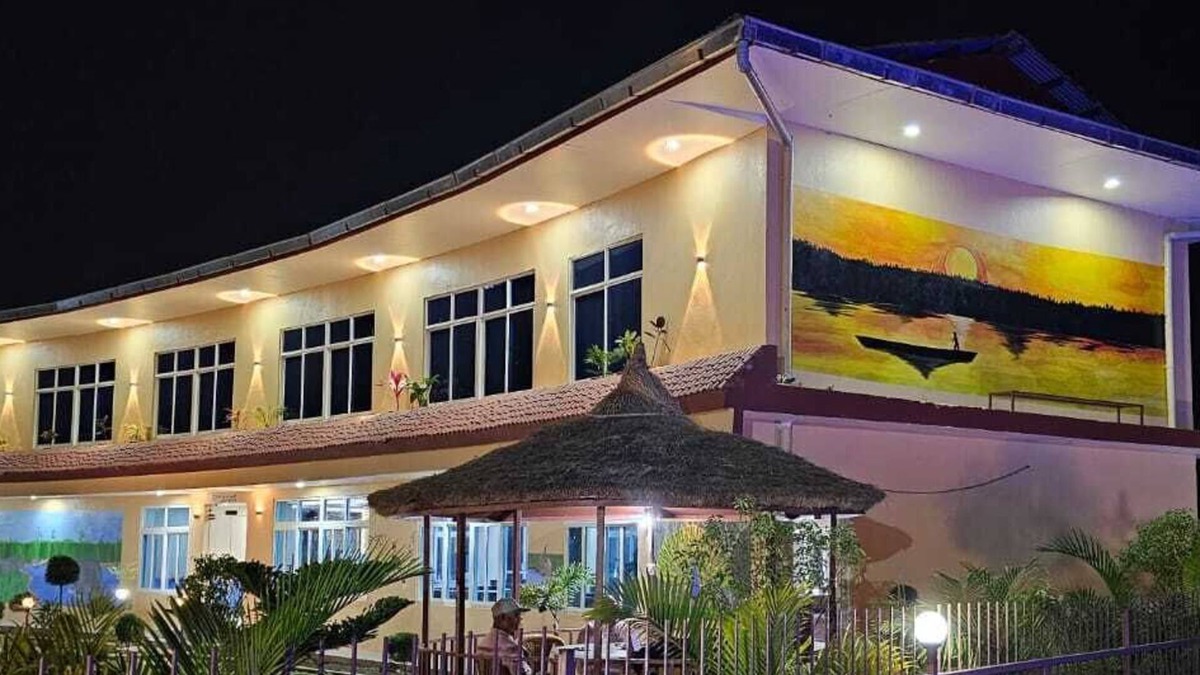 Sauraha House | sisaipark village